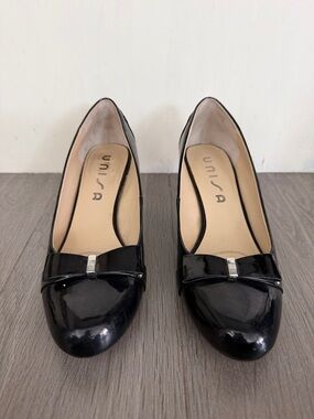 Unisa Black Patent Bow-Accent Pointed-Toe Flats